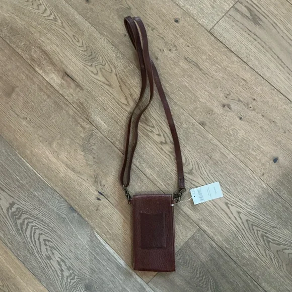 NWT Leather Crossboddy Phone/Card Case - Picture 3 of 6